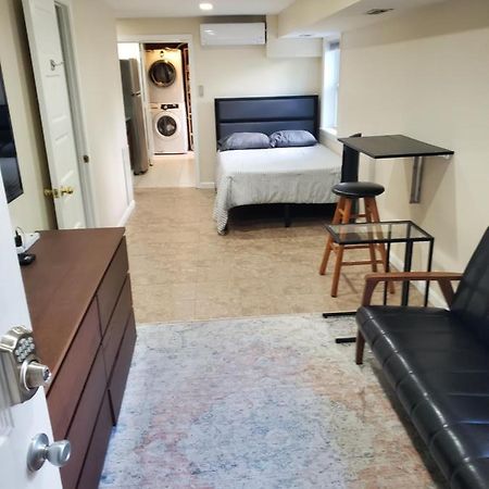Sts - Single Traveler Studio -Black Door Washington Exterior photo